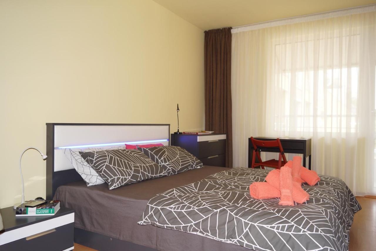 Spacious 2Bdr - Free Parking - Walk Everywhere - 300 Mbps Wifi Varna Exteriör bild