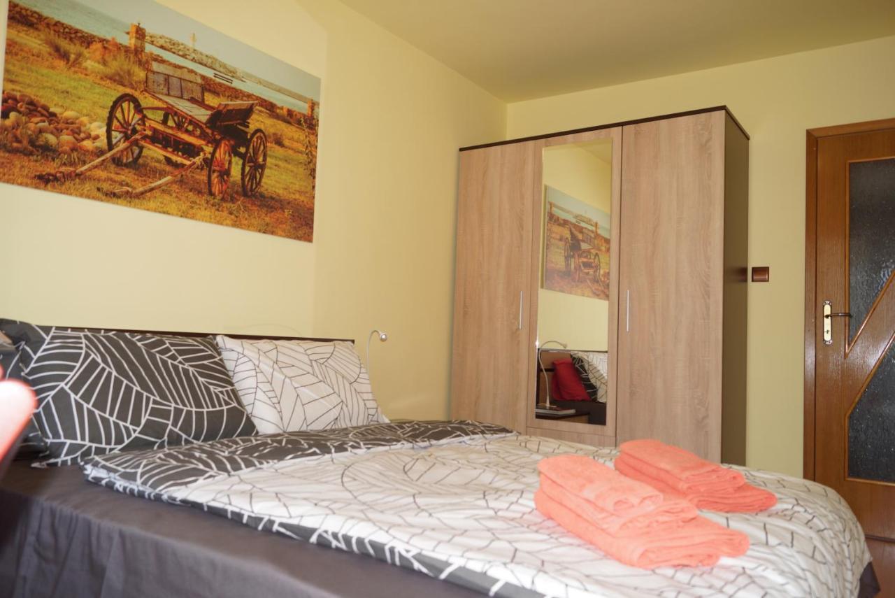 Spacious 2Bdr - Free Parking - Walk Everywhere - 300 Mbps Wifi Varna Exteriör bild