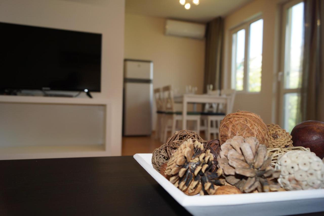 Spacious 2Bdr - Free Parking - Walk Everywhere - 300 Mbps Wifi Varna Exteriör bild