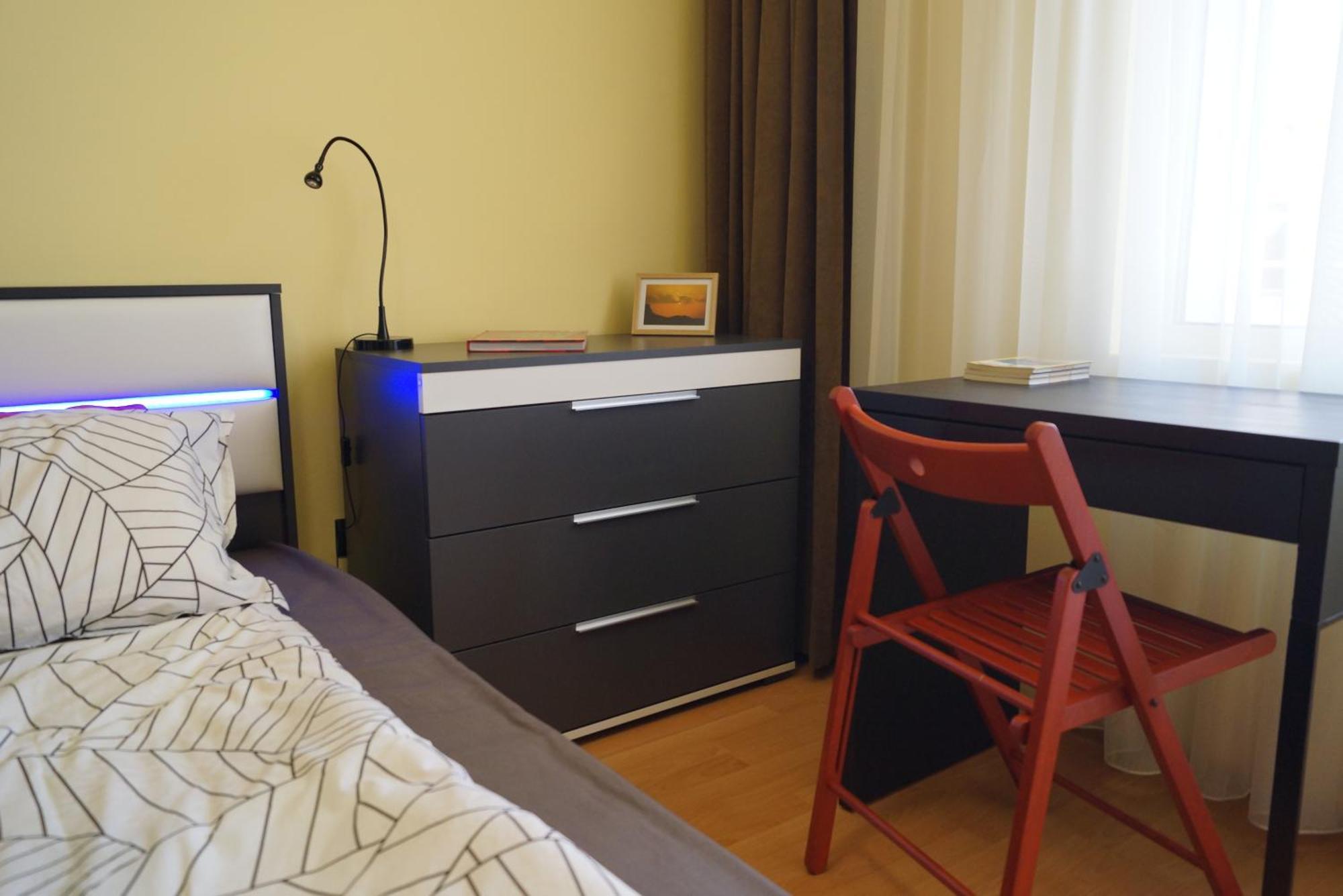 Spacious 2Bdr - Free Parking - Walk Everywhere - 300 Mbps Wifi Varna Exteriör bild