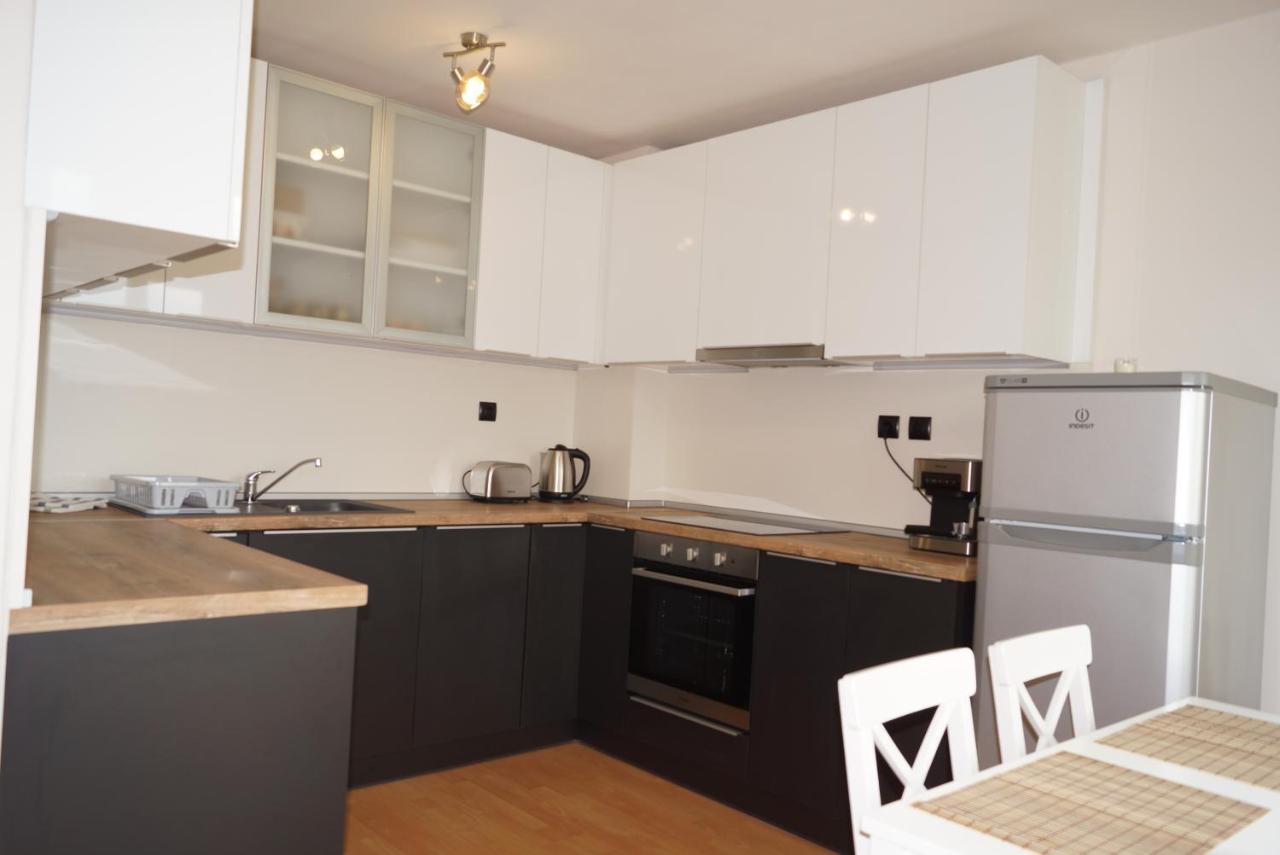 Spacious 2Bdr - Free Parking - Walk Everywhere - 300 Mbps Wifi Varna Exteriör bild