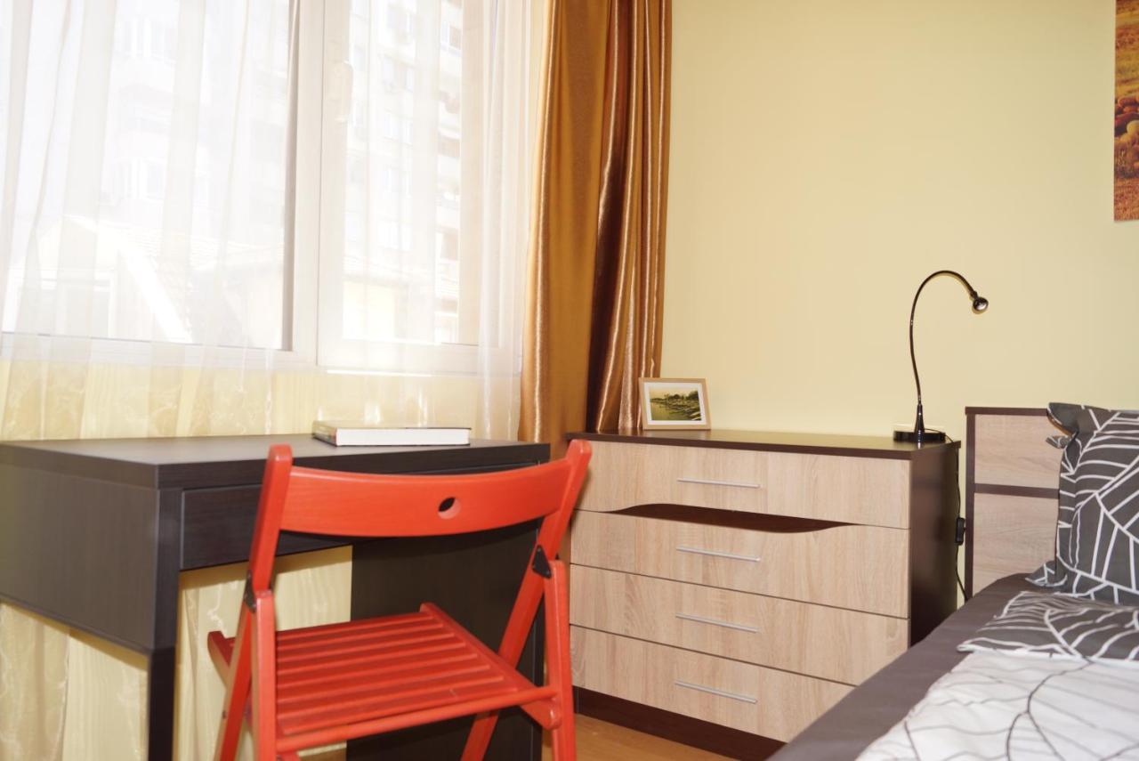 Spacious 2Bdr - Free Parking - Walk Everywhere - 300 Mbps Wifi Varna Exteriör bild