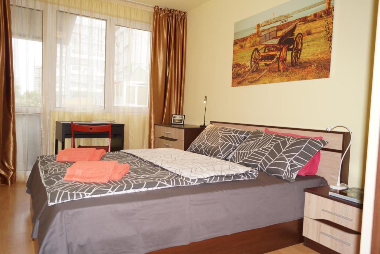 Spacious 2Bdr - Free Parking - Walk Everywhere - 300 Mbps Wifi Varna Exteriör bild