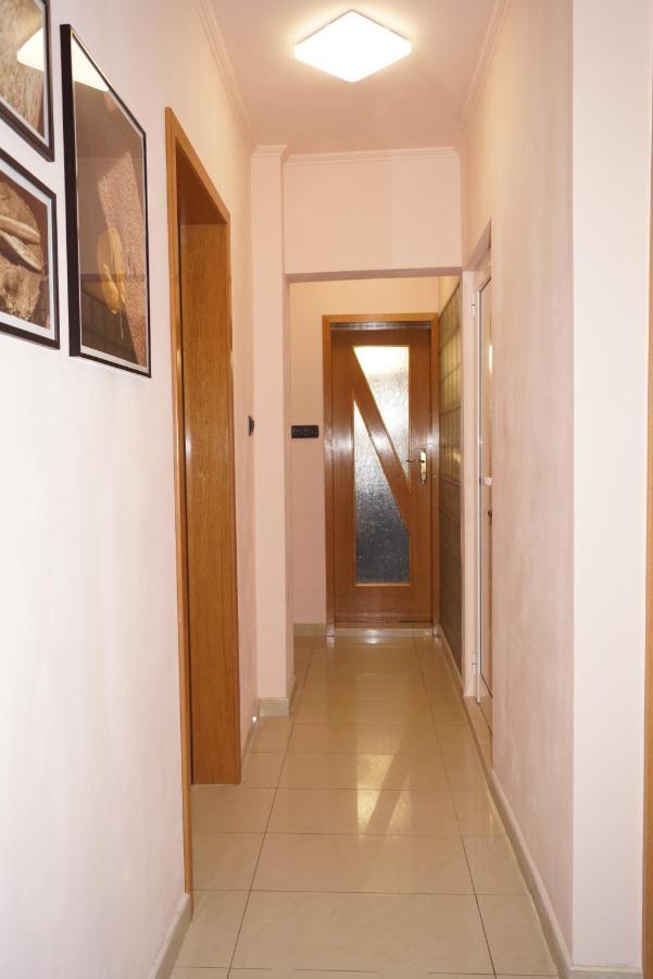 Spacious 2Bdr - Free Parking - Walk Everywhere - 300 Mbps Wifi Varna Exteriör bild